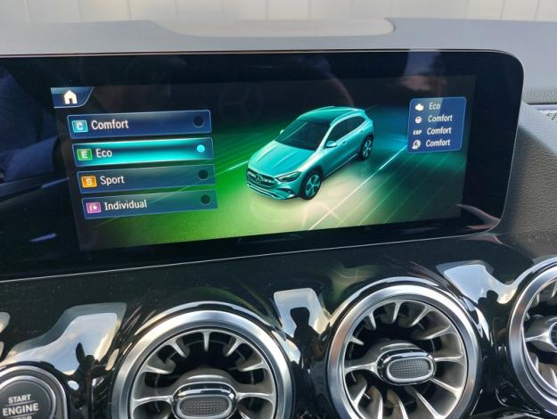 MERCEDES-BENZ GLA 200 d AMG Line  