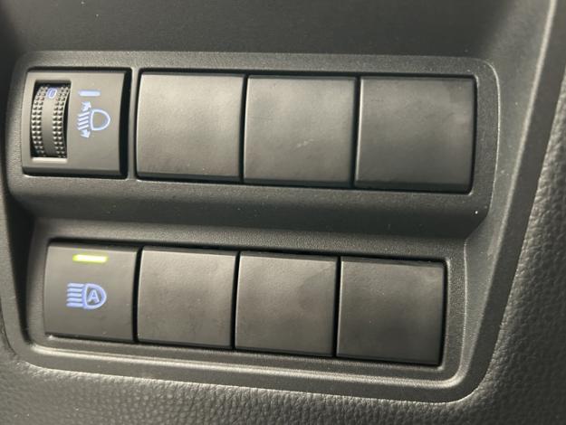 TOYOTA Yaris 116h Design  