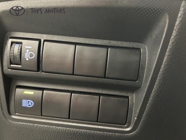 TOYOTA Yaris 70 VVT-i Design  