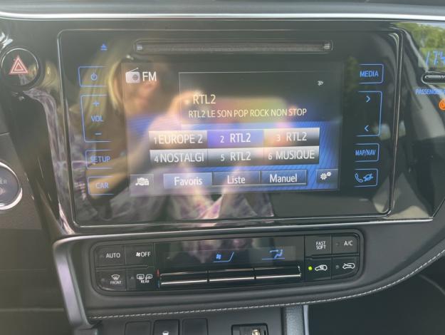 TOYOTA Auris 1.8 HYBRID 136 CVT AUTO DESIGN  1.8 136 ch 