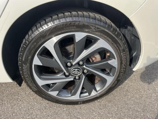 TOYOTA Auris 1.8 HYBRID 136 CVT AUTO DESIGN  1.8 136 ch 