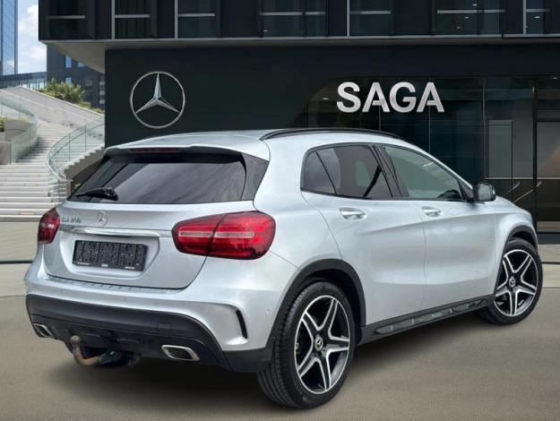 MERCEDES-BENZ GLA 200 AMG Pack Night  
