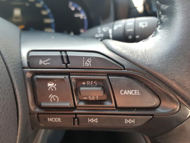 TOYOTA Yaris Cross Hybrid 2WD Trail   