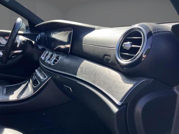 MERCEDES-BENZ E 200 d Berline AMG Line  