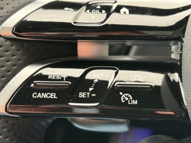 MERCEDES-BENZ E53 AMG Hybrid HyperScreen Pano  