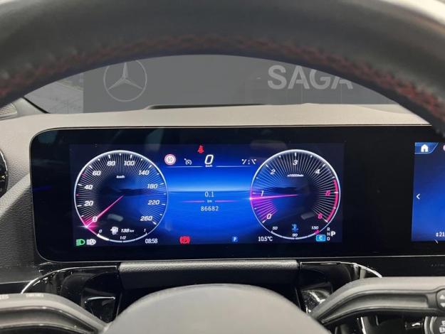 MERCEDES-BENZ GLA 200 d AMG Line  