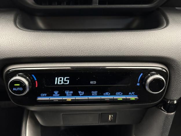 TOYOTA Yaris 116h Design  PACK CONFORT
