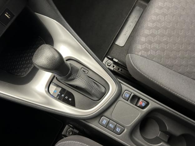 TOYOTA Yaris 116h Design  PACK CONFORT