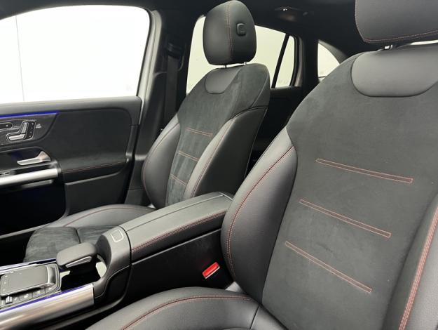 MERCEDES-BENZ GLA 250 e AMG Line  