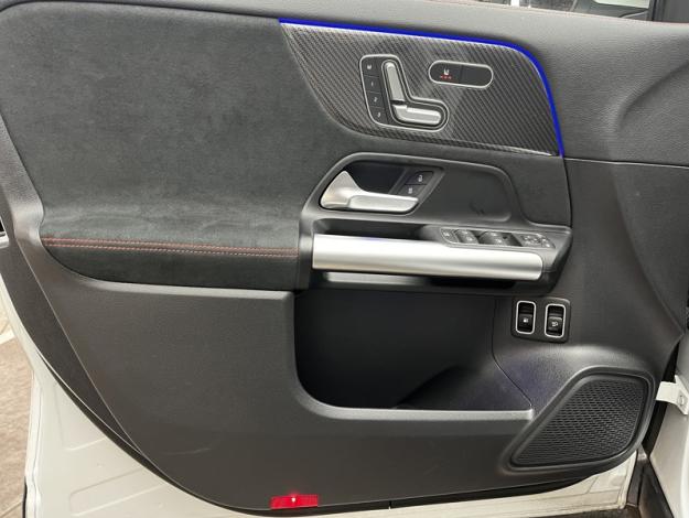 MERCEDES-BENZ GLA 250 e AMG Line  