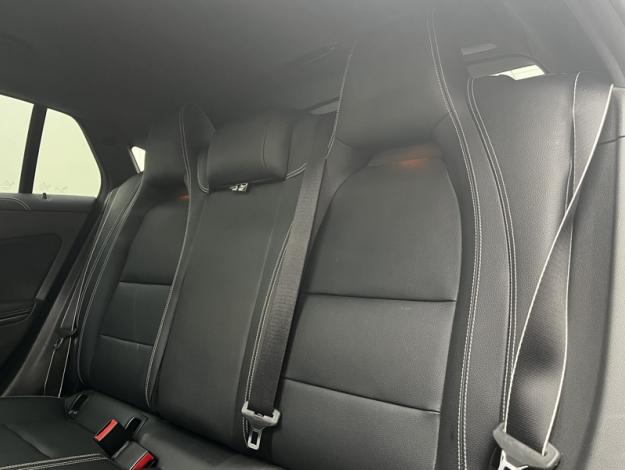 MERCEDES-BENZ CLA Shooting Brake CLA 200 d Starlight Edition  