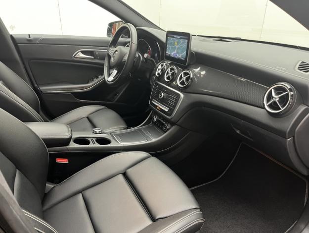 MERCEDES-BENZ CLA Shooting Brake CLA 200 d Starlight Edition  