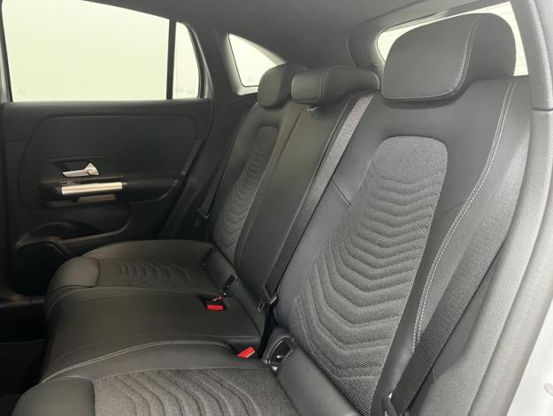 MERCEDES-BENZ GLA 200 Progressive Line  