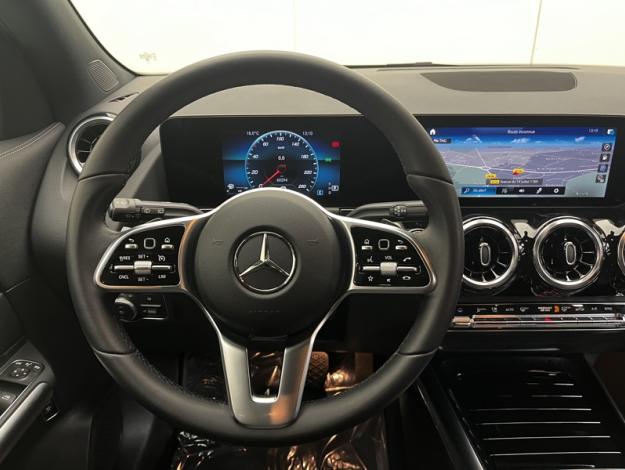 MERCEDES-BENZ GLA 200 Progressive Line  