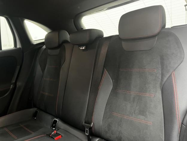 MERCEDES-BENZ GLA 200 d AMG Line  
