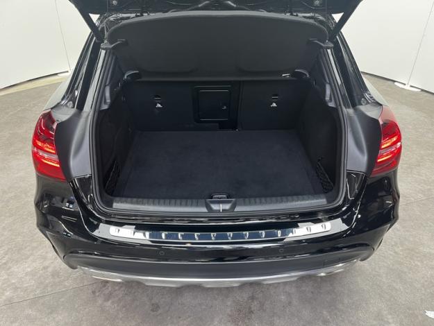 MERCEDES-BENZ GLA 200 Fascination  