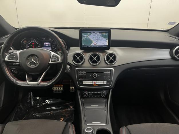 MERCEDES-BENZ GLA 200 Fascination  
