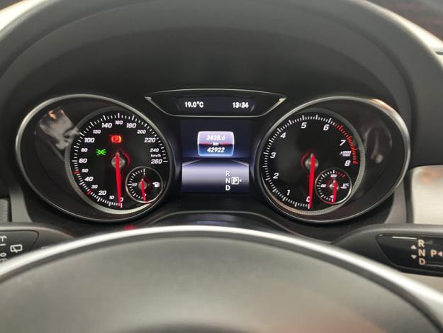 MERCEDES-BENZ GLA 200 Fascination  
