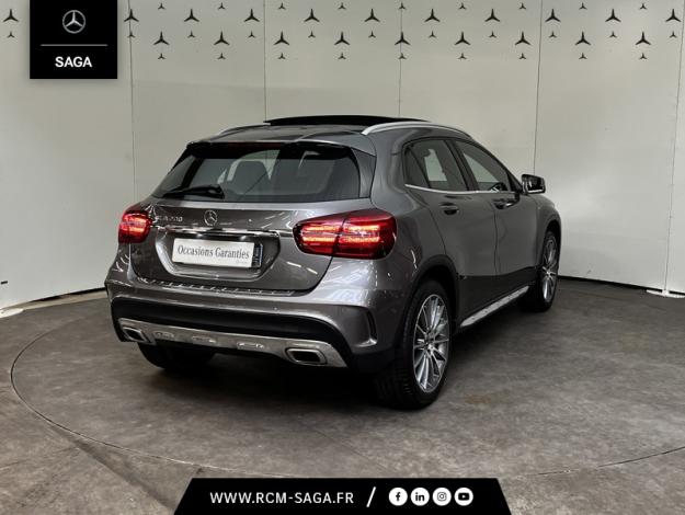MERCEDES-BENZ GLA 200 Starlight Edition  