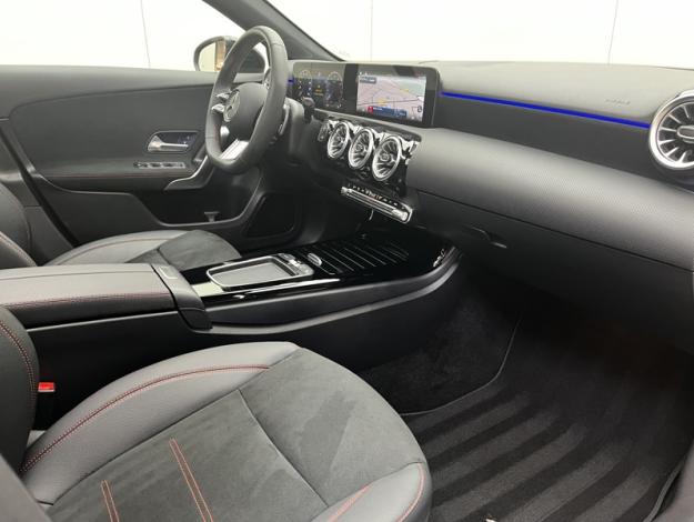 MERCEDES-BENZ Classe A 180 AMG Line  