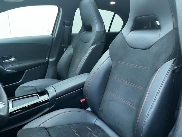 MERCEDES-BENZ Classe A 180 AMG Line  