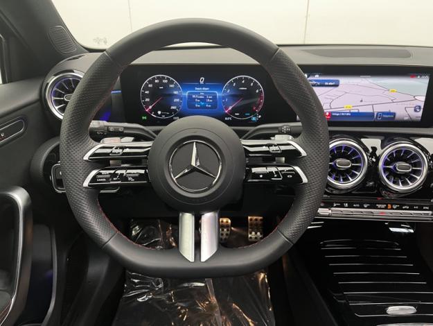 MERCEDES-BENZ Classe A 180 AMG Line  