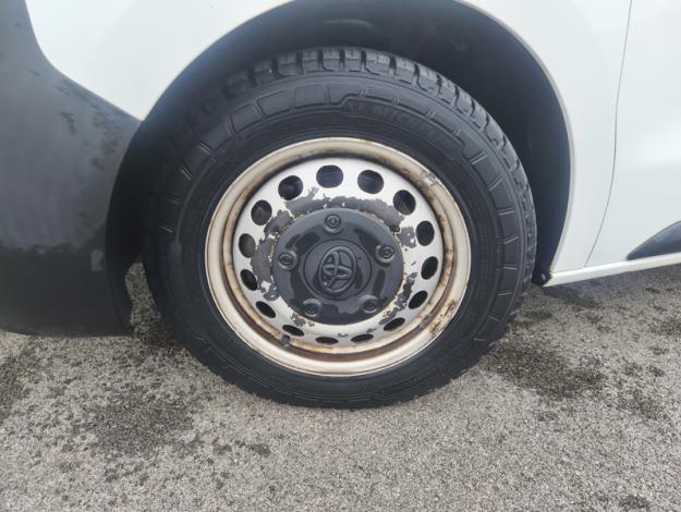 TOYOTA Proace MEDIUM 120 D-4D BUSINESS  2.0 122 ch bm 6 vitesses