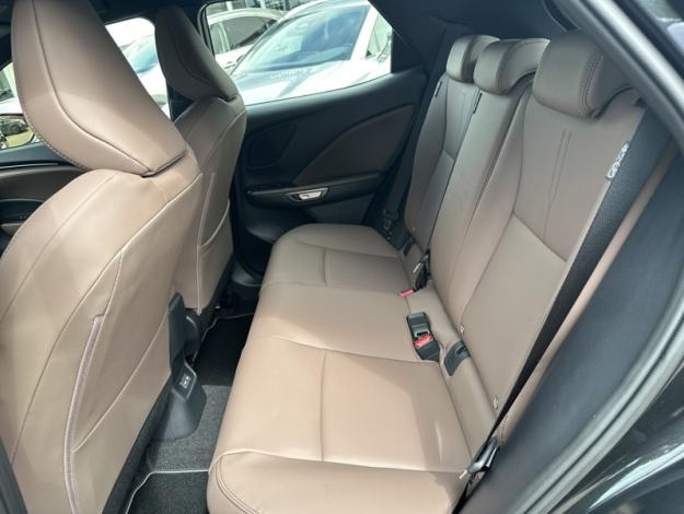 LEXUS LBX 1.5 136H 2WD Elegant PACK TECH MY26  LBX HYBRIDE 2WD ELEGANT PACK TECH MY26