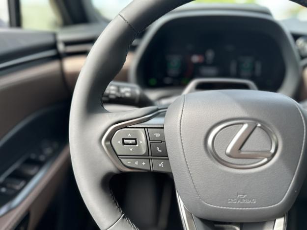 LEXUS LBX 1.5 136H 2WD Elegant PACK TECH MY26  LBX HYBRIDE 2WD ELEGANT PACK TECH MY26