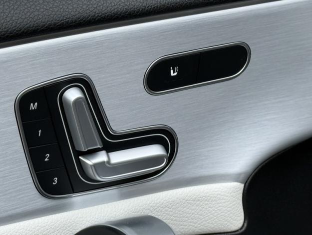 MERCEDES-BENZ Classe A 200 AMG Line  