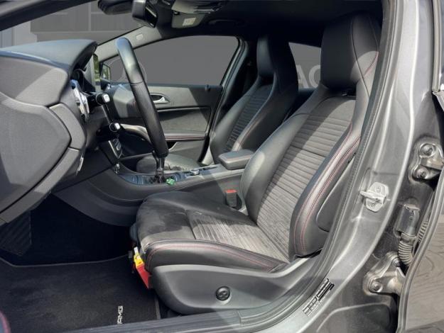 MERCEDES-BENZ GLA 180 Pack AMG  