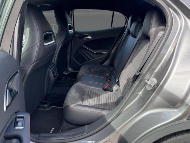 MERCEDES-BENZ GLA 180 Pack AMG  