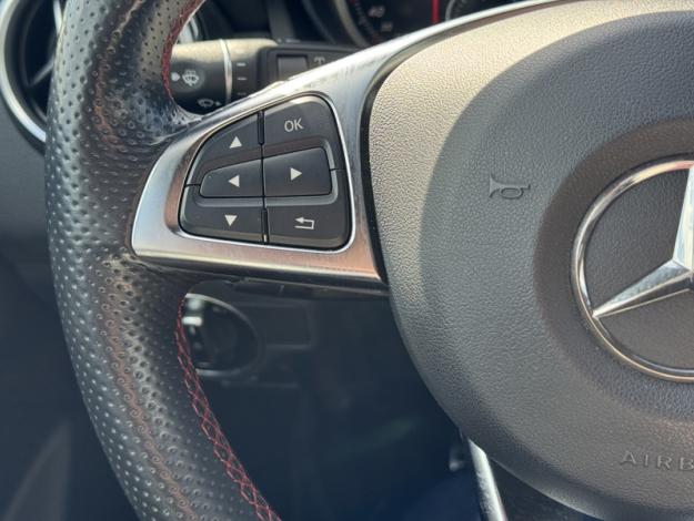 MERCEDES-BENZ GLA 180 Pack AMG  
