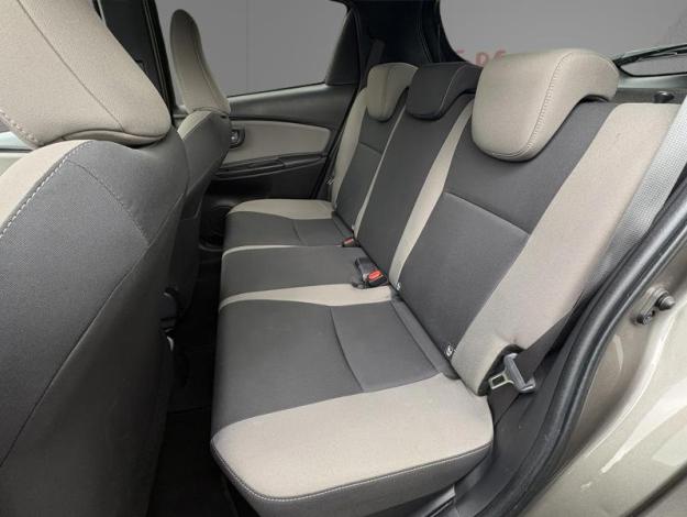 TOYOTA Yaris 100h HYBRID Collection  