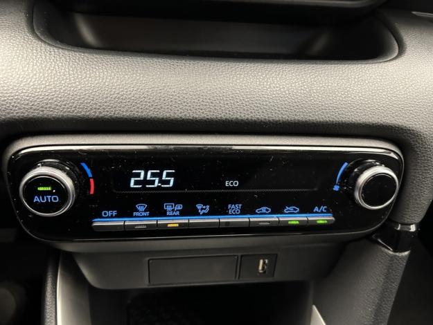 TOYOTA Yaris 116h Design  PACK CONFORT