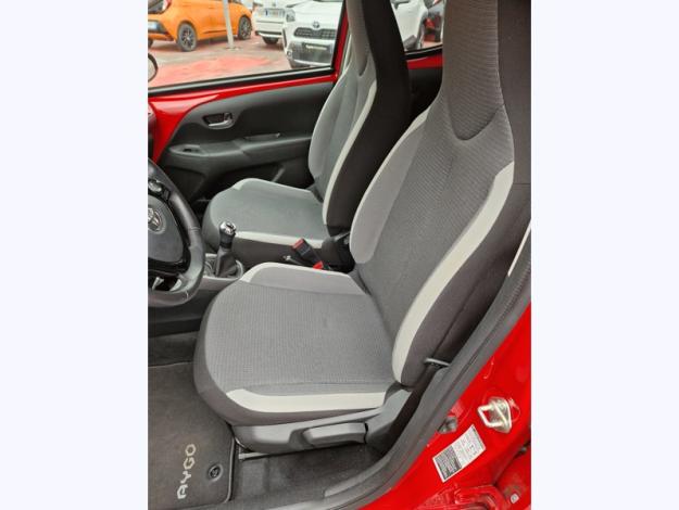 TOYOTA Aygo 1.0 VVT-i x-play  1.0 72 ch 