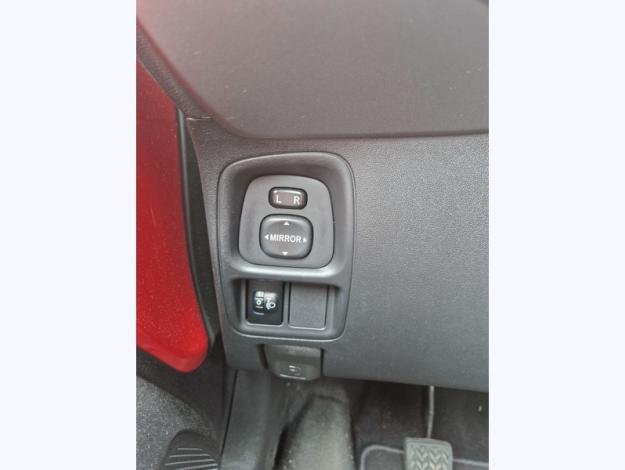 TOYOTA Aygo 1.0 VVT-i x-play  1.0 72 ch 