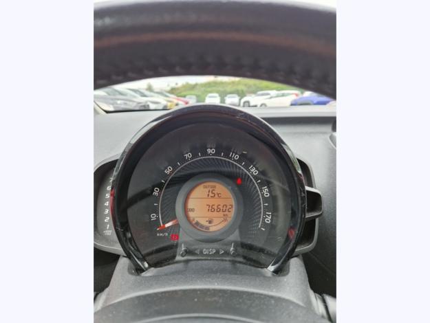 TOYOTA Aygo 1.0 VVT-i x-play  1.0 72 ch 