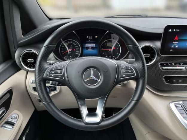 MERCEDES-BENZ Třídy V V 300 d 4MATIC AVANTGARDE AMG (11/28)