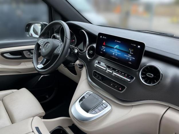 MERCEDES-BENZ Třídy V V 300 d 4MATIC AVANTGARDE AMG (19/28)