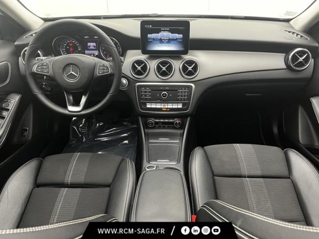 MERCEDES-BENZ GLA 180 Sensation  