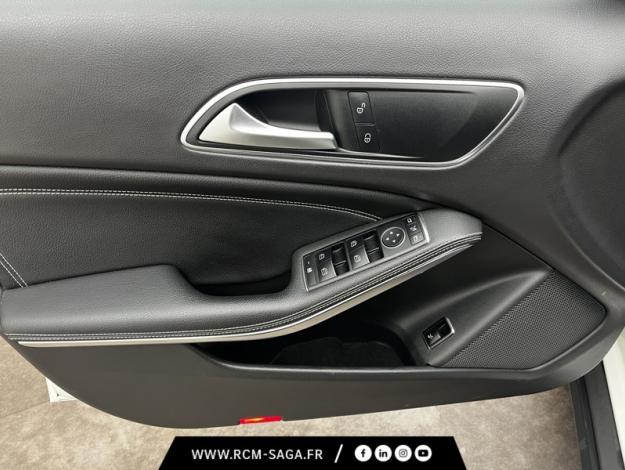MERCEDES-BENZ GLA 180 Sensation  