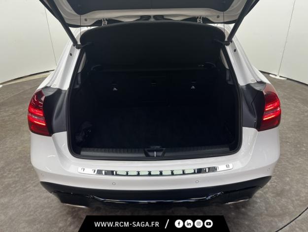 MERCEDES-BENZ GLA 180 Sensation  