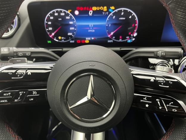 MERCEDES-BENZ GLA 200 d AMG Line  