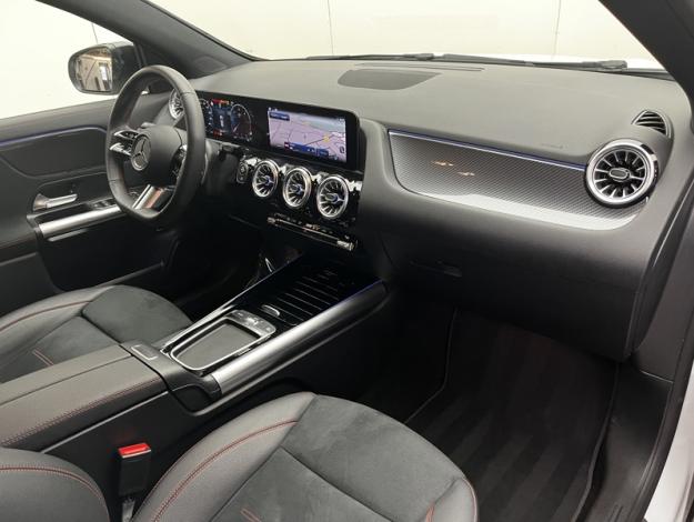 MERCEDES-BENZ GLA 200 d AMG Line  