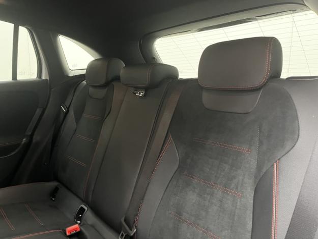 MERCEDES-BENZ GLA 200 d AMG Line  