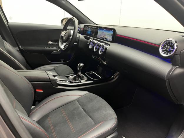 MERCEDES-BENZ Classe A 180 AMG Line  