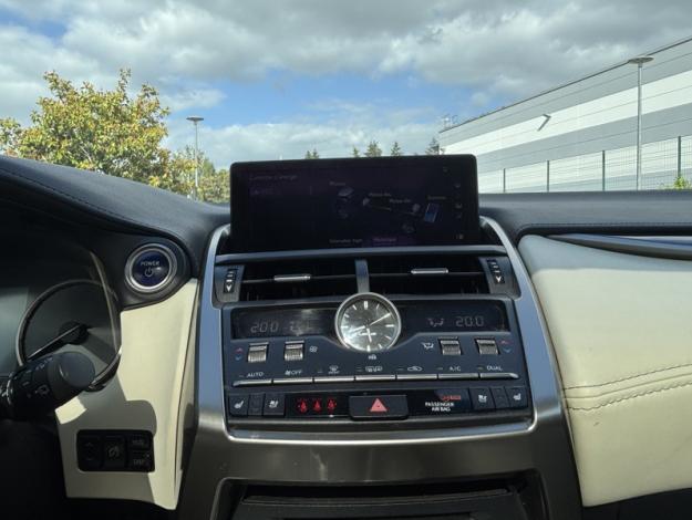 LEXUS NX 2.5 300H Executive 4WD   