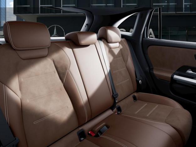 MERCEDES-BENZ GLA 200 d AMG Line  GLA 200 d AMG Line