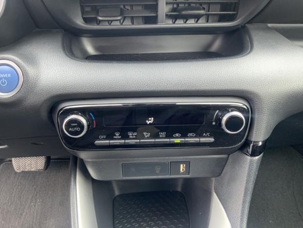 TOYOTA Yaris 1.5 116h Dynamic  